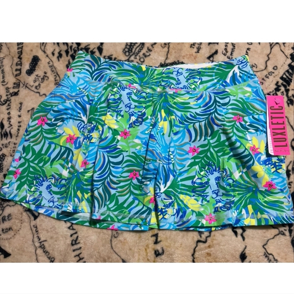 NWT Lilly Pulitzer Size Medium Luxletic Aila Skort UPF 50+ Multi Via Parigi Lion